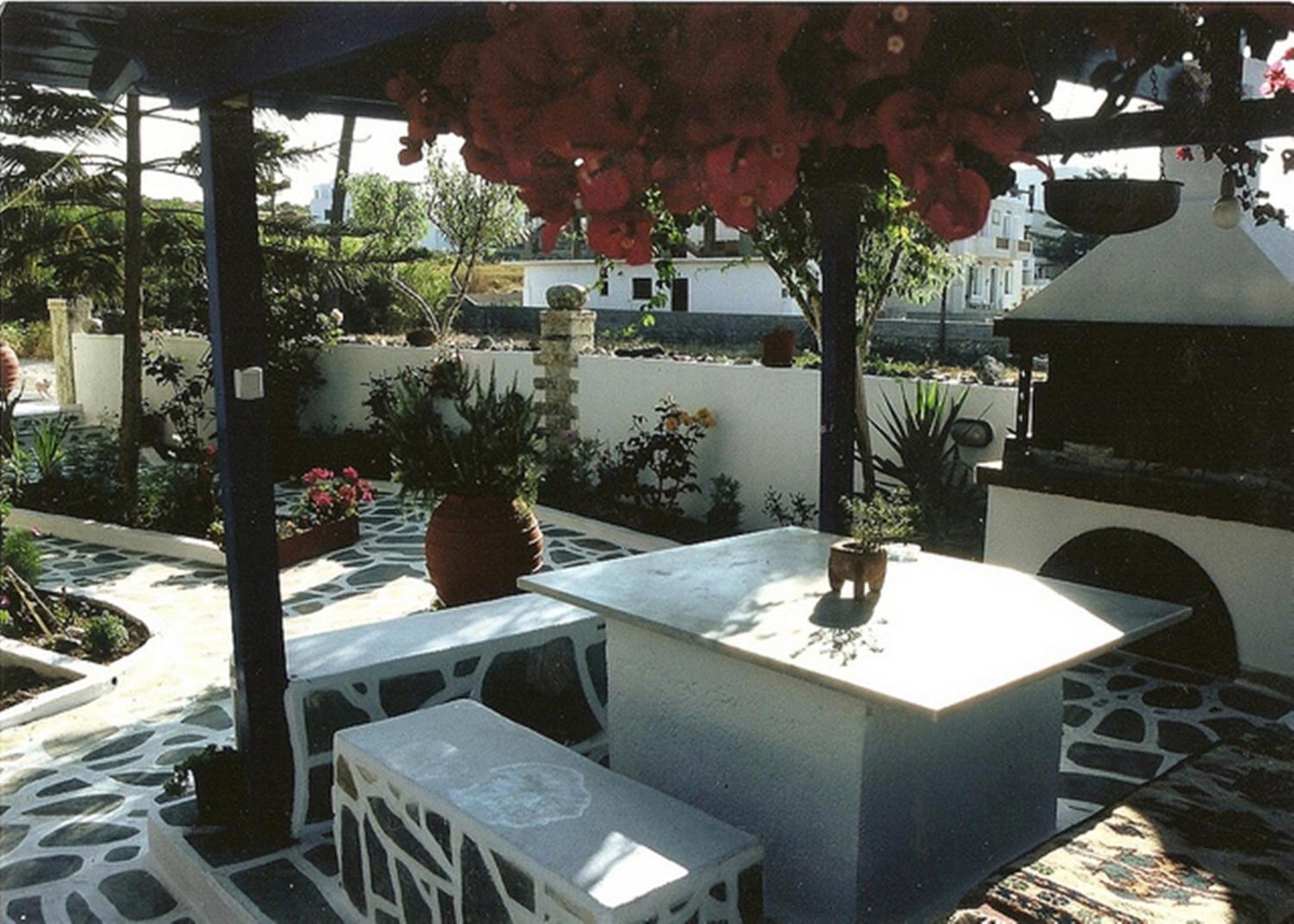 Tina'S Apartments Adámasz Kültér fotó